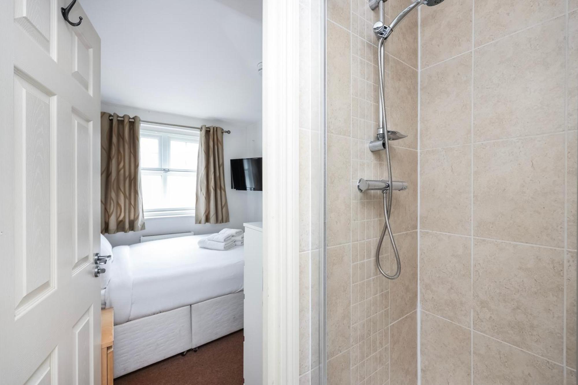 Vibrant Clapham Double Bedroom Londres Exterior foto